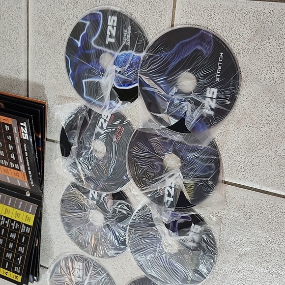 Focus T25 Alpha Beta Shaun T Beachbody 10 Disc DVD Home Workout Exercise Set - Picture 6 of 6